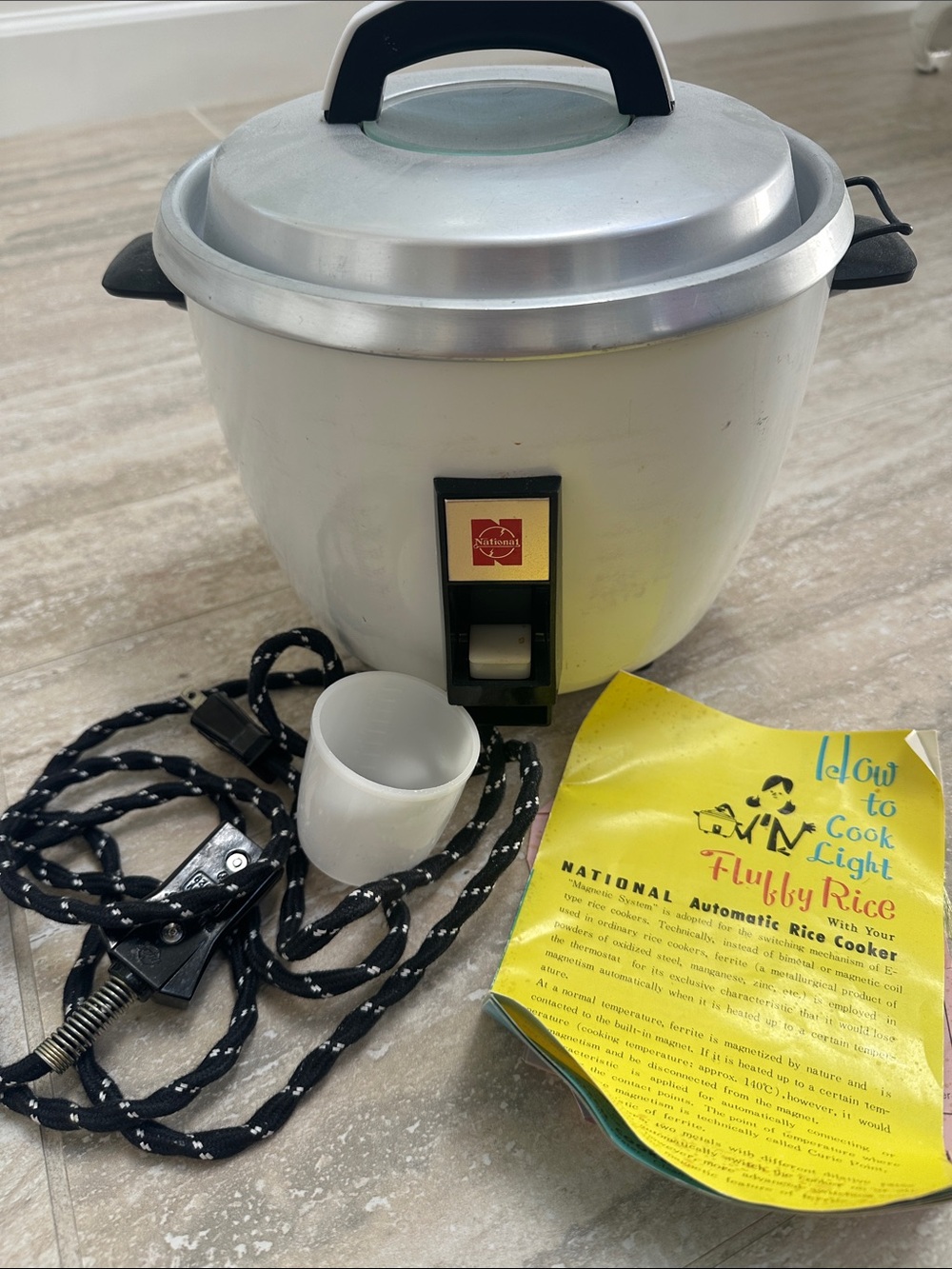 Vintage White Electric Rice Cooker with Measuring Cup